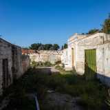 ...le sue porte a met� del 900 si aprivano ogni giorno per i pochi bambini della comunit� del quartiere. Troppo lontana per loro era infatti la scuola di Santo Spirito, per cui una maestra veniva qui a tenere le lezioni in due fredde stanzette 